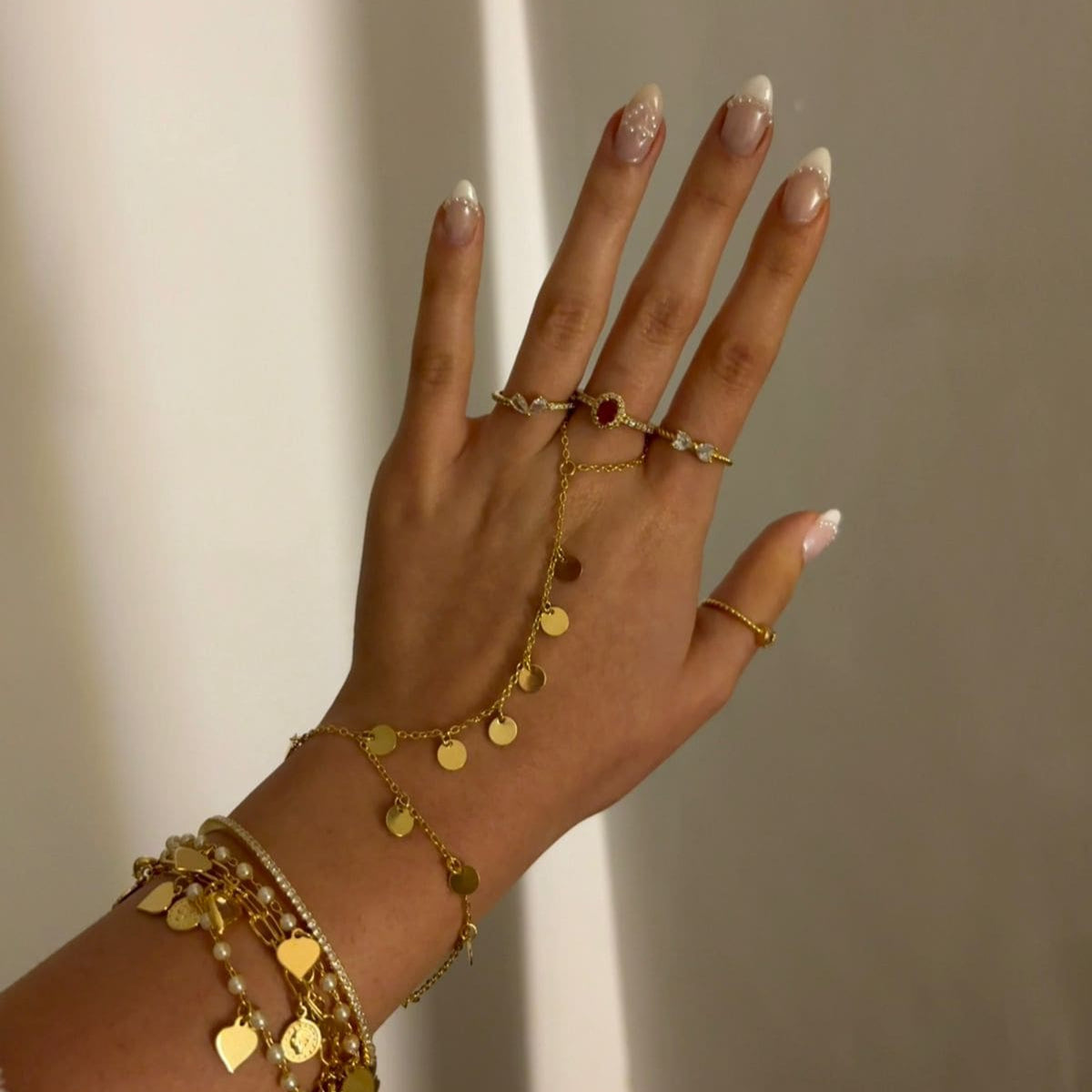 Hand-Chain Bright Gold